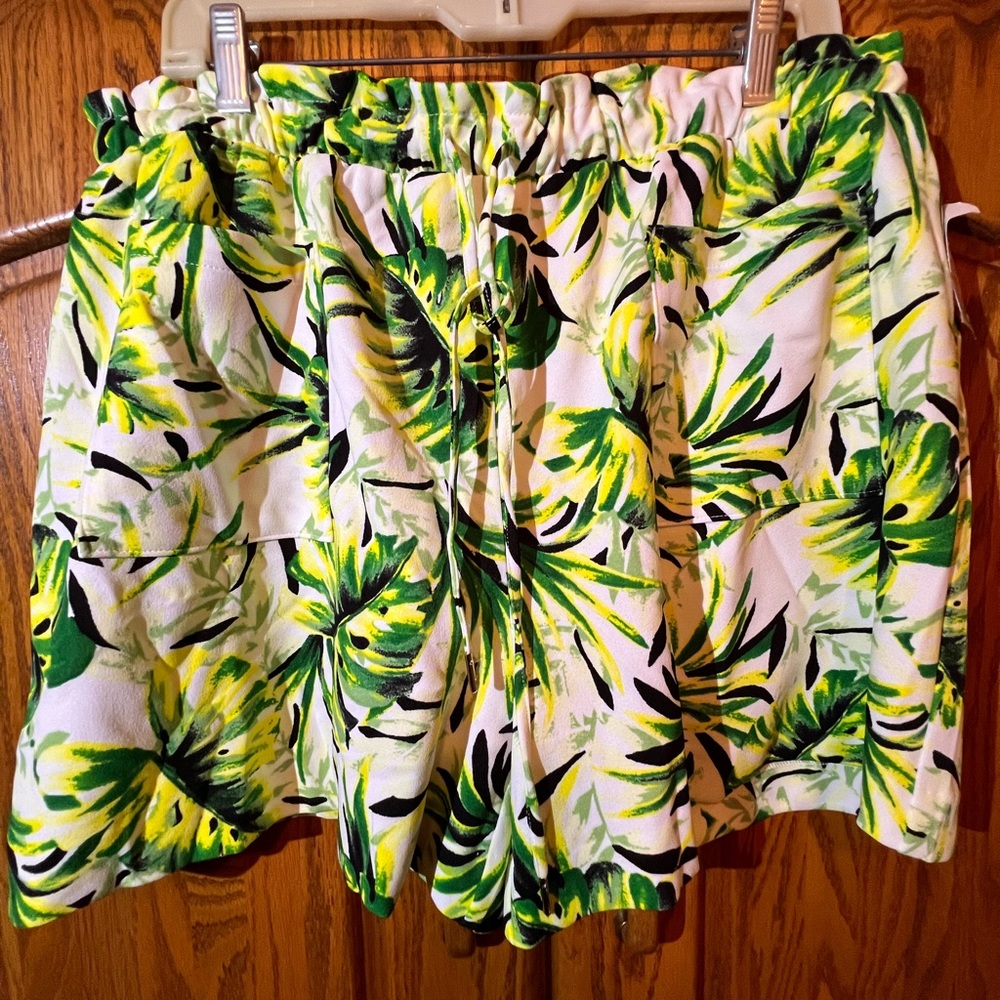 Nine West Green Leaf Print Women's Cargo Shorts